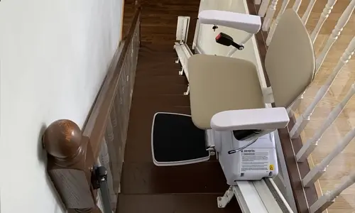 Image of K2 Plus Heavy Duty installed in a narrow staircase