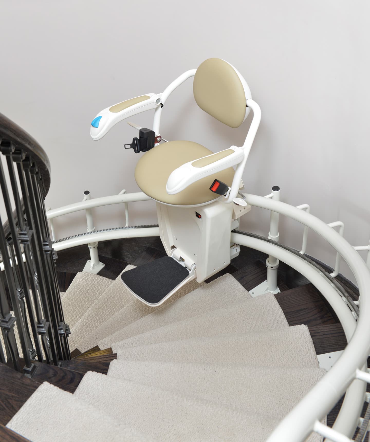 Stairfriend curved stairlift 1
