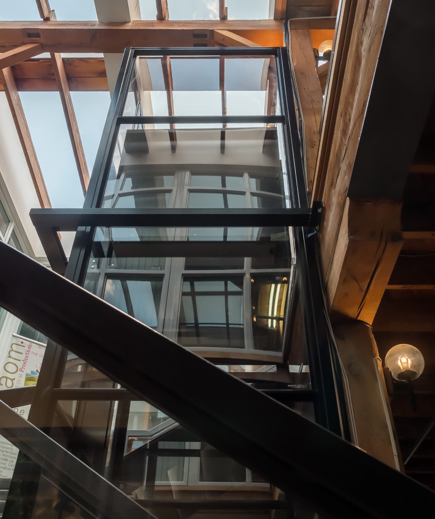 V1504 enclosed wheelchair lift