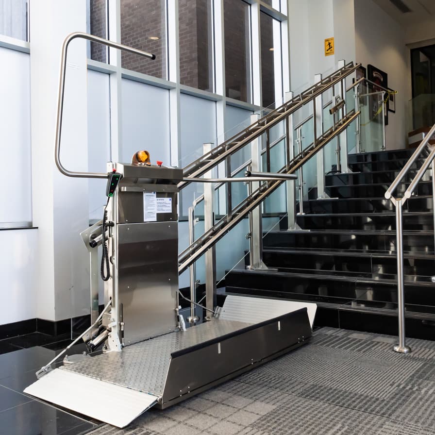 Monte-escalier, ascenseur ou plateforme élévatrice ?